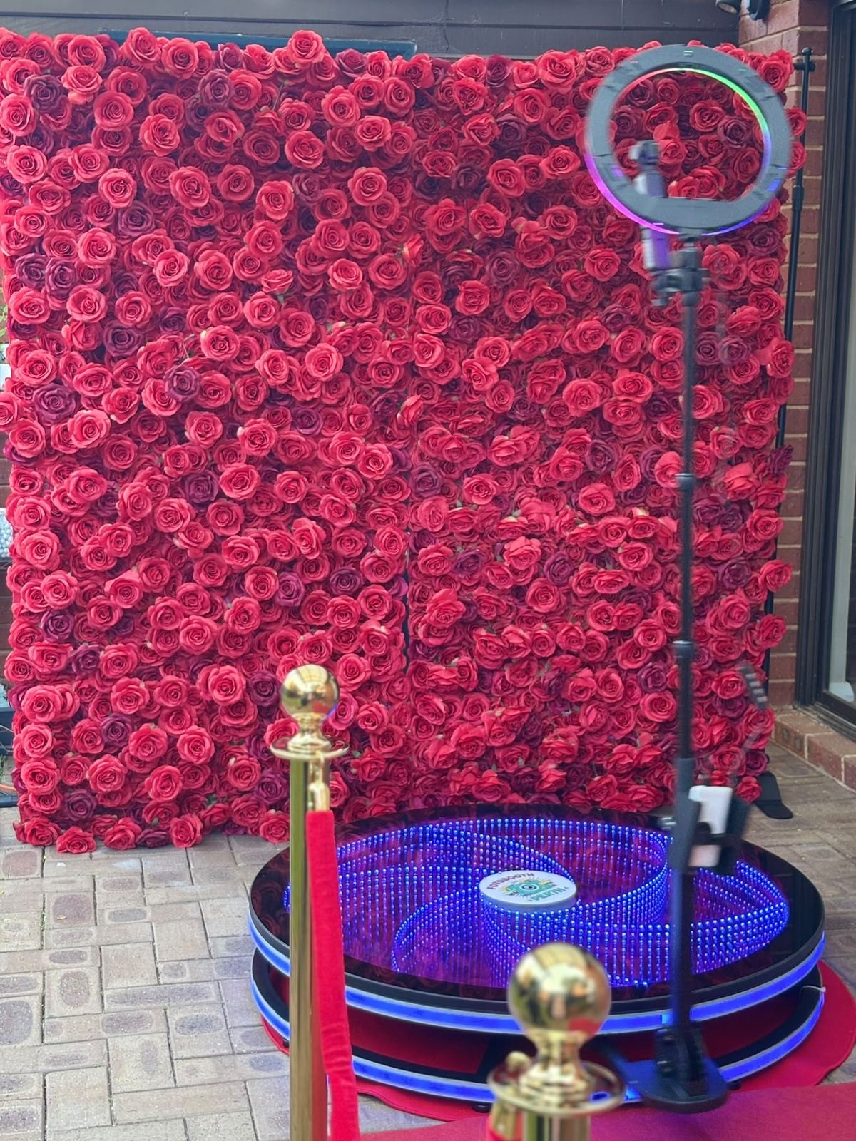 Fotobooth Perth 360 video booth platform with LED ring light